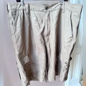 Men’s Levi Cargo shorts